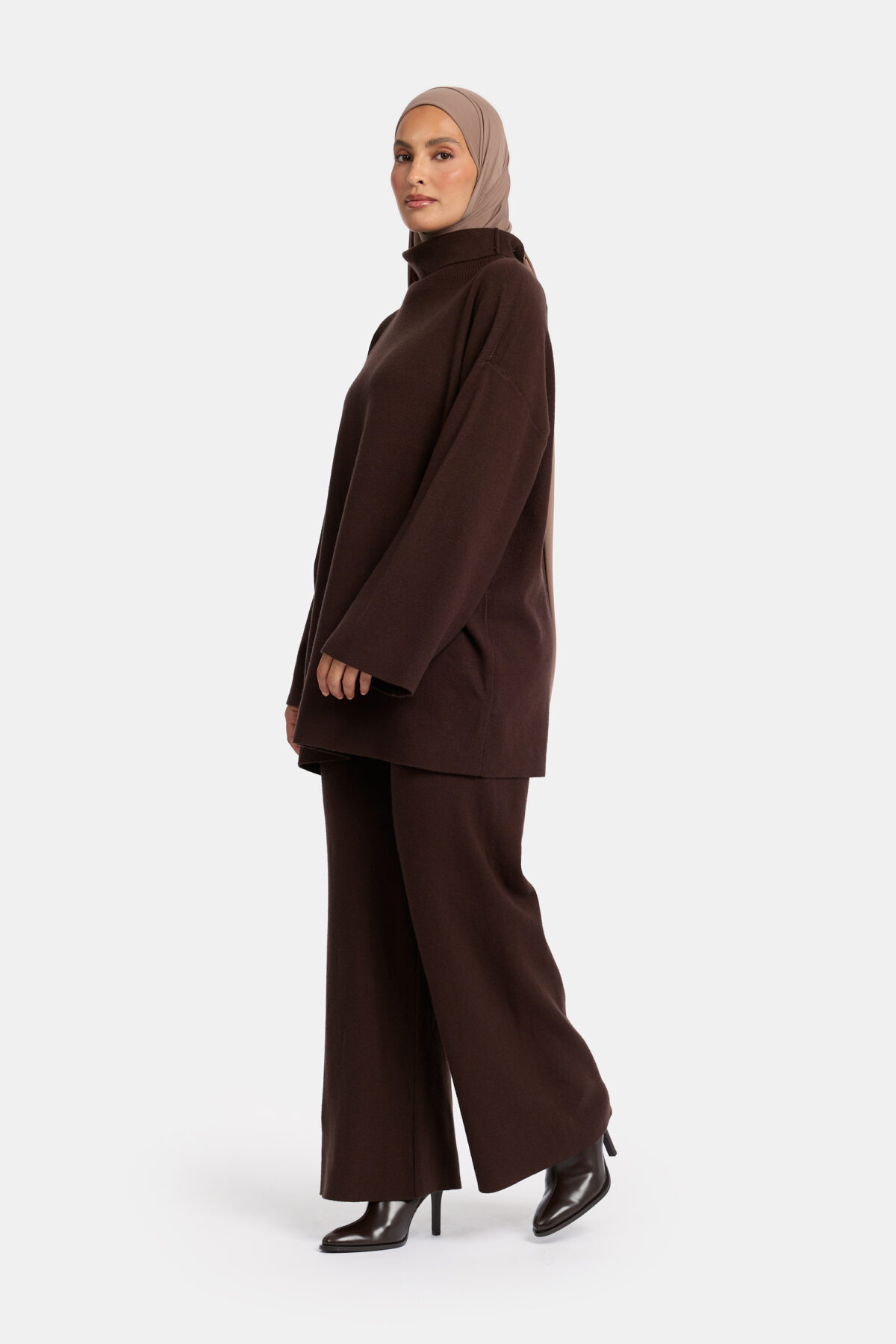 HIGH NECK LOUNGE SET